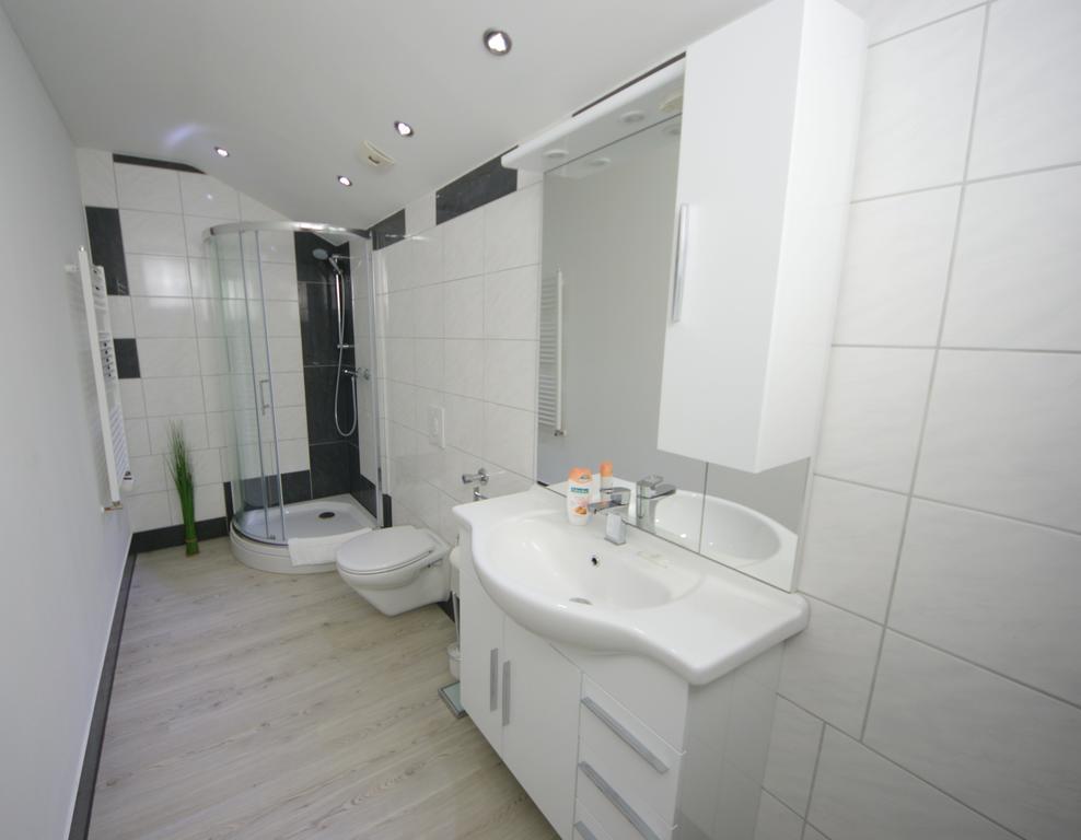 Hotel Am Rosenplatz,24 Stunden Check In, Kostenfreie Parkplaetze Brechtorf Quarto foto