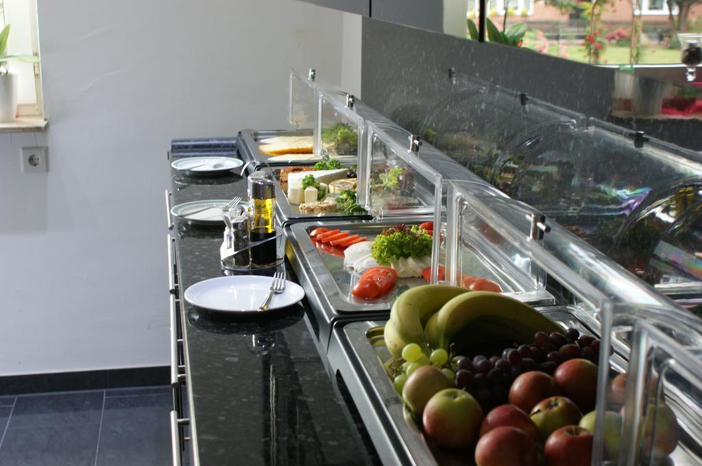 Hotel Am Rosenplatz,24 Stunden Check In, Kostenfreie Parkplaetze Brechtorf Quarto foto