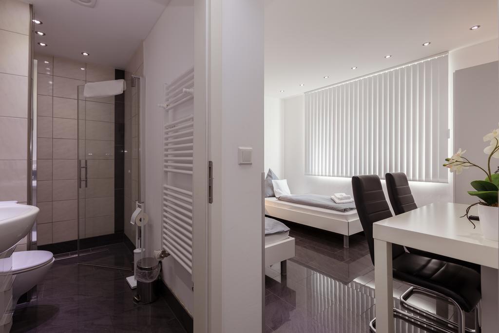 Hotel Am Rosenplatz,24 Stunden Check In, Kostenfreie Parkplaetze Brechtorf Exterior foto