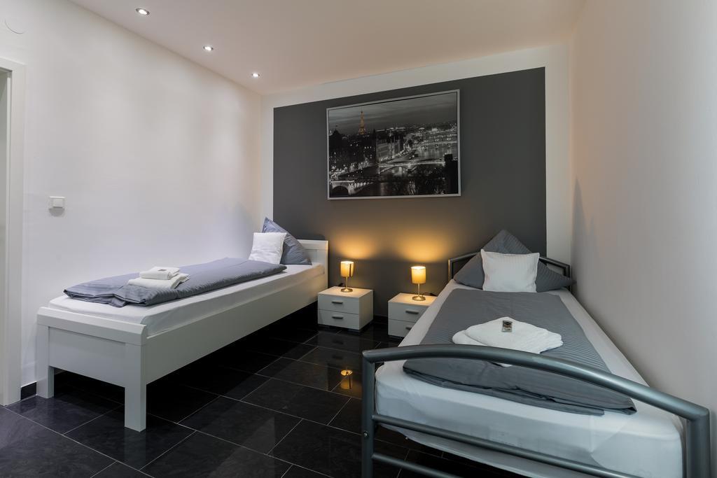 Hotel Am Rosenplatz,24 Stunden Check In, Kostenfreie Parkplaetze Brechtorf Exterior foto